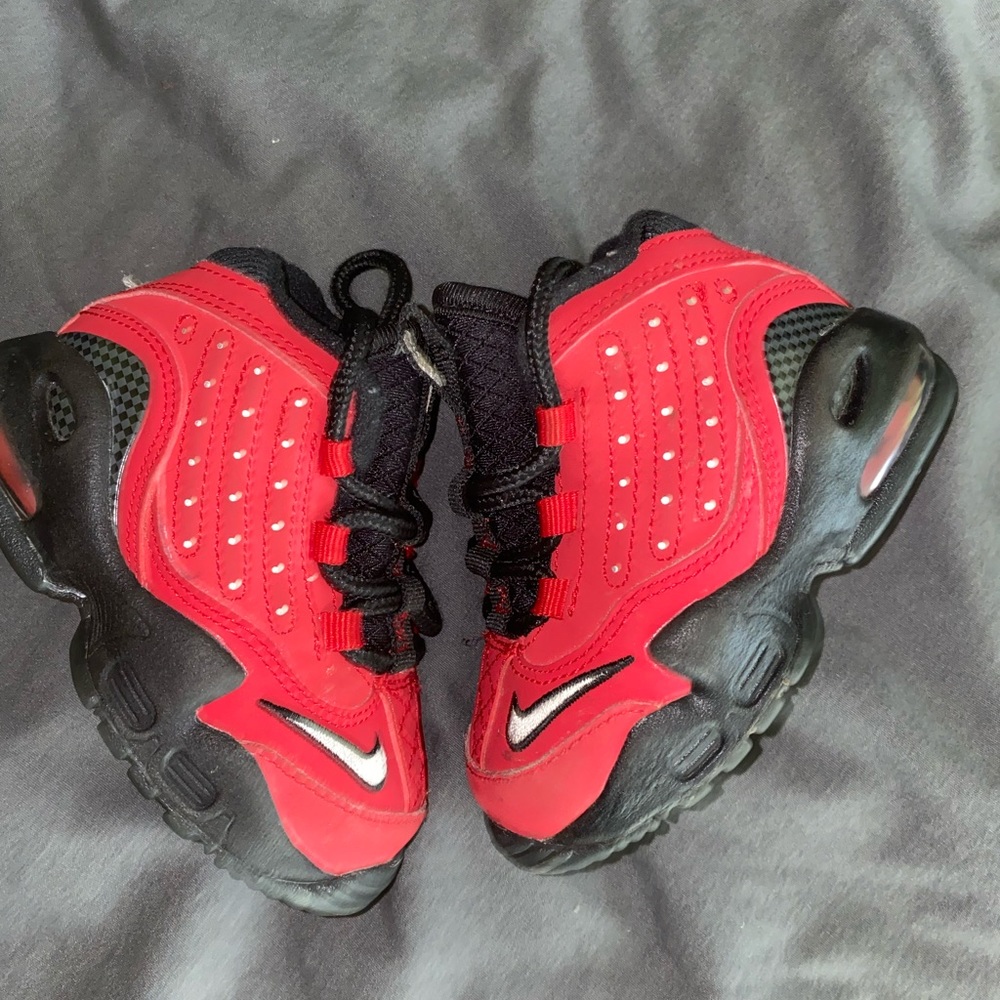 Toddler nikes size 5c